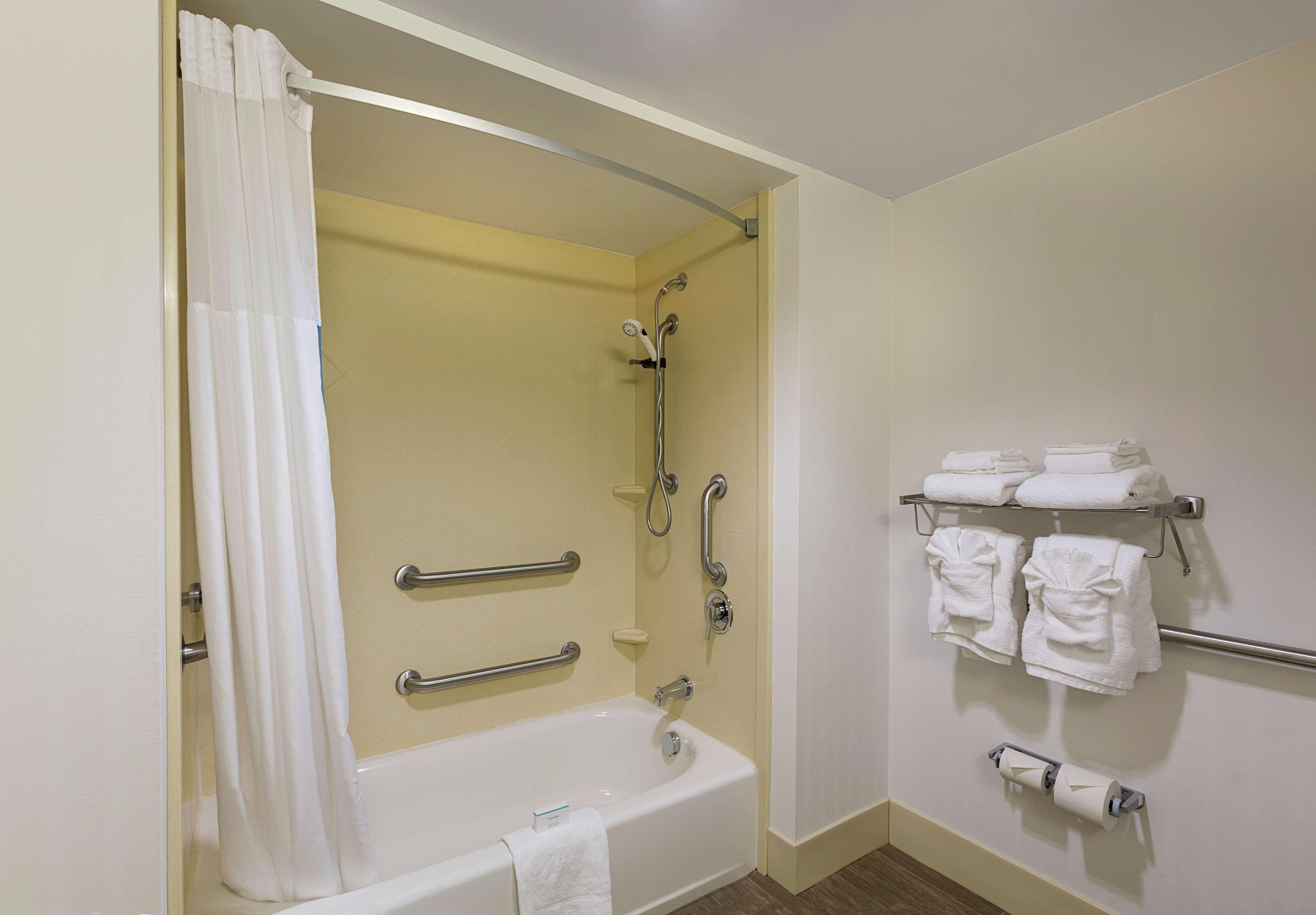 Hampton Inn Belmont At Montcross Экстерьер фото