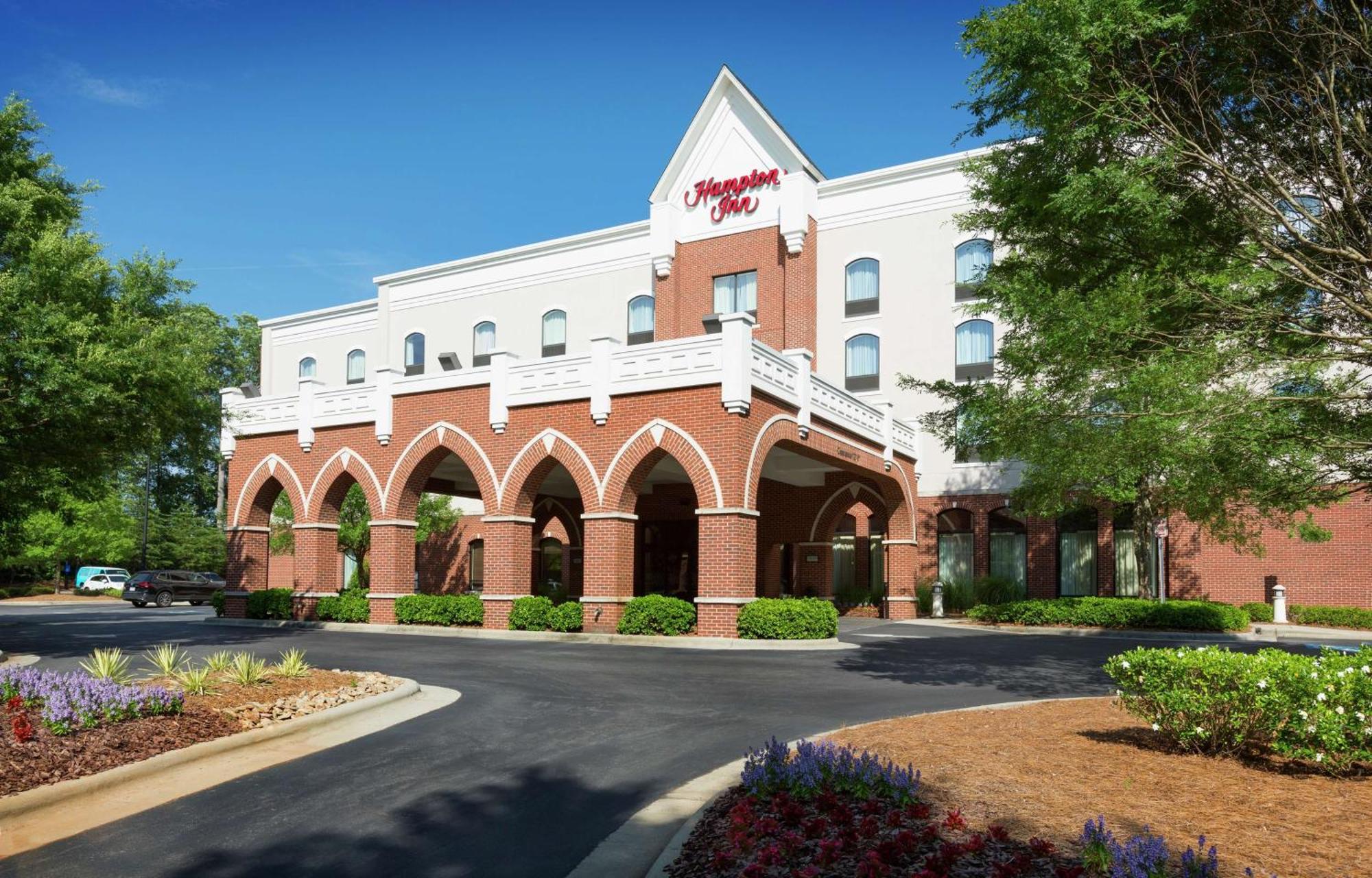 Hampton Inn Belmont At Montcross Экстерьер фото