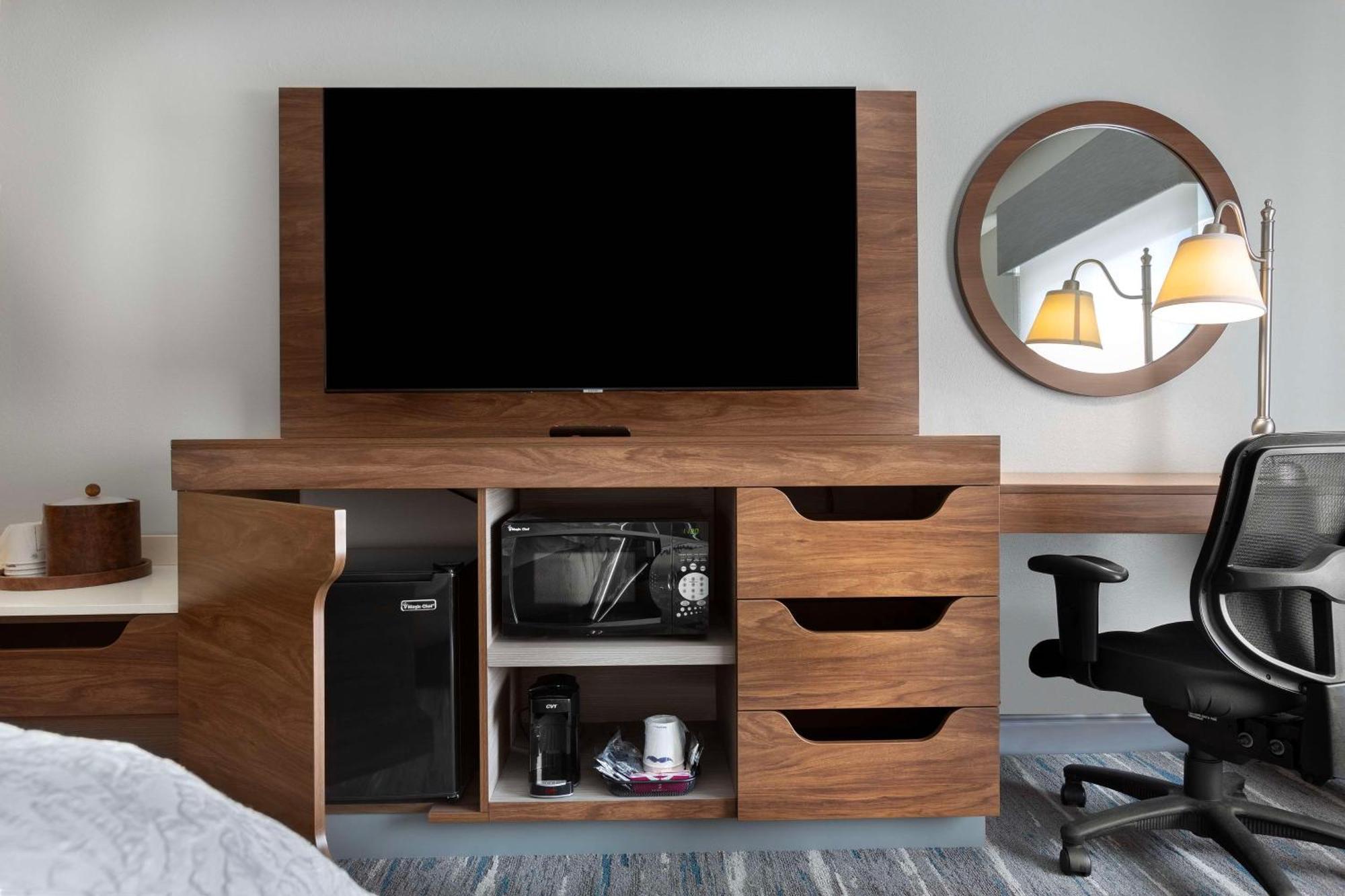 Hampton Inn Belmont At Montcross Экстерьер фото