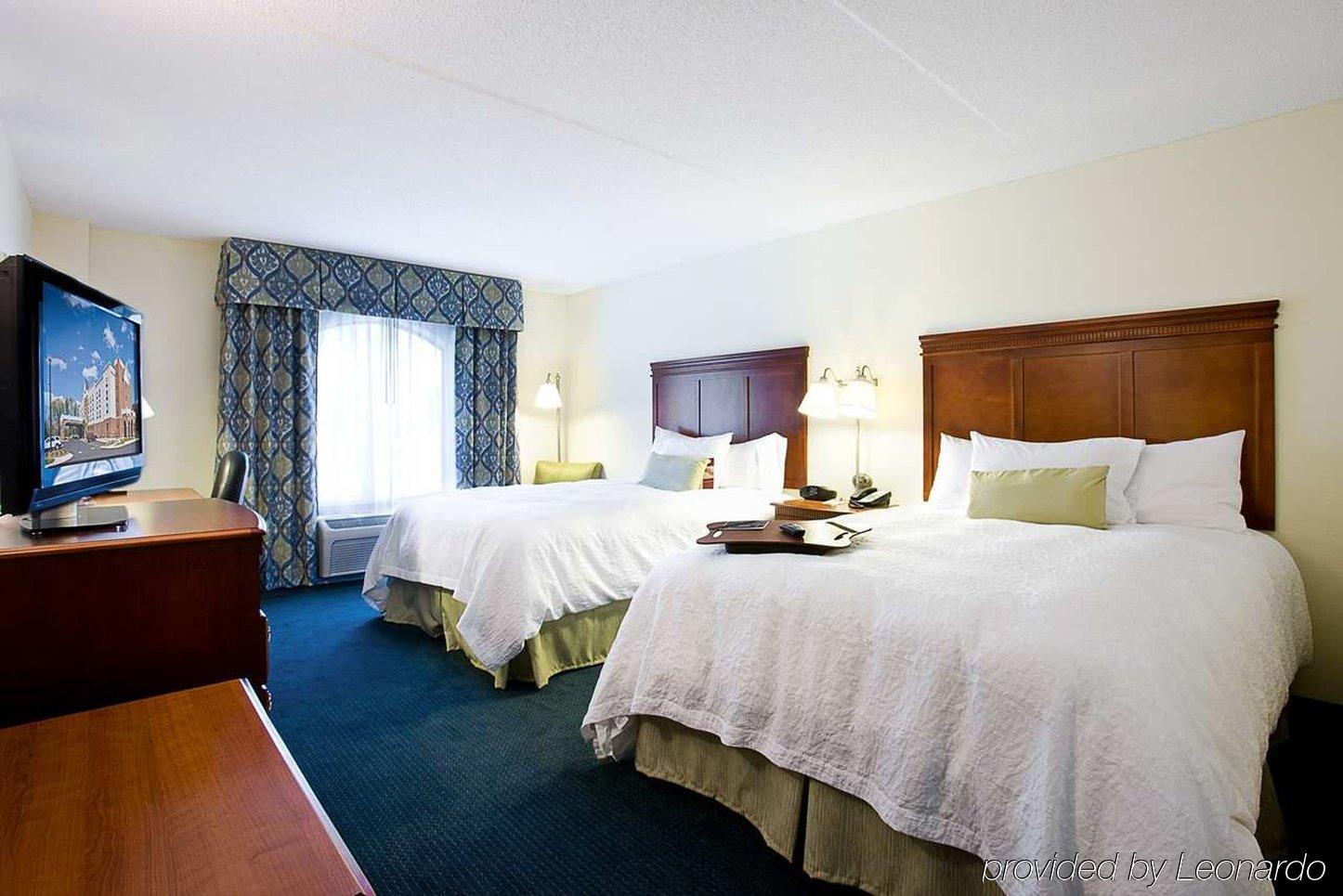 Hampton Inn Belmont At Montcross Номер фото