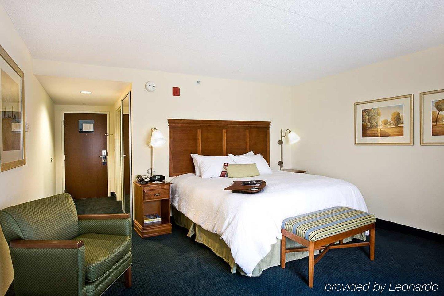 Hampton Inn Belmont At Montcross Номер фото