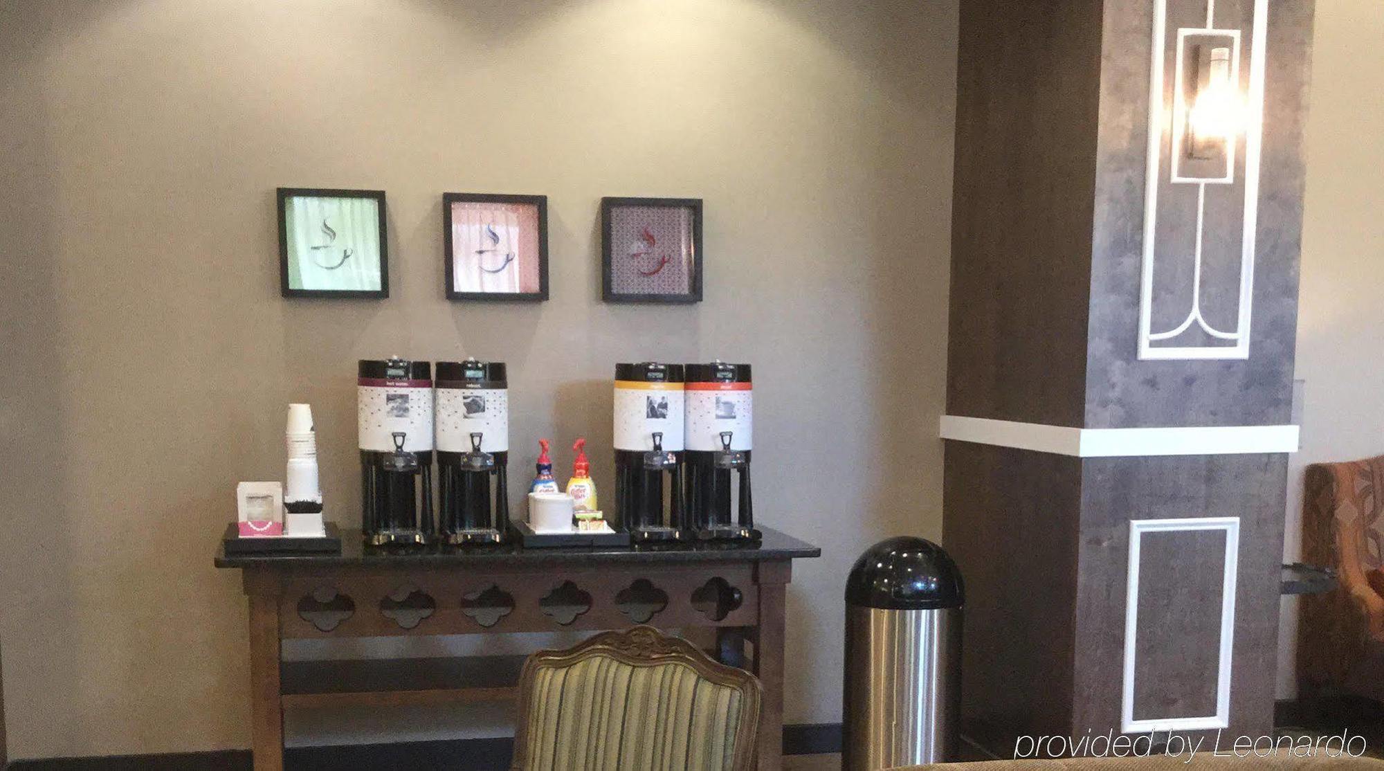 Hampton Inn Belmont At Montcross Экстерьер фото